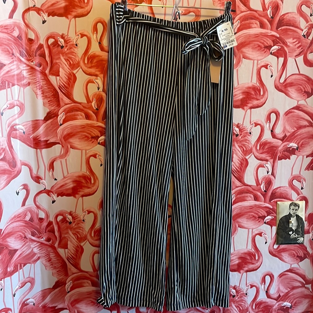 Black striped crop gaucho pant